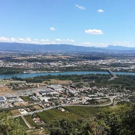 Terre De Crussol - 3 Etoiles En Ardeche, Avec Piscine Et Clim, 2-4 Personnes